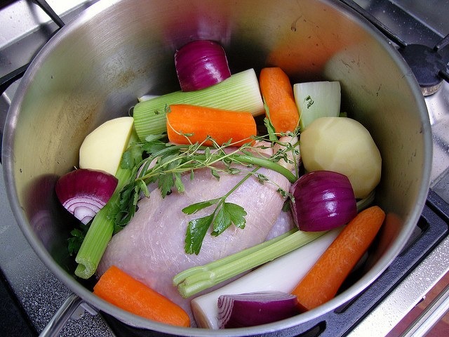 How to Make Chicken Stock on the Cheap